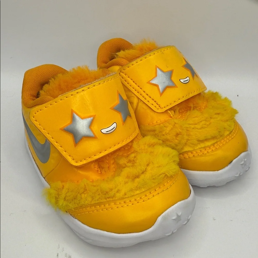 Nike Gofast Go Fast Yellow Toddler Shoes Size 4 with Star Accents Faux Fur